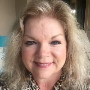 Meet your Posher, Deborah